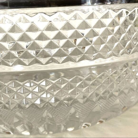 Glass bowl with silver trim - Picture 5 of 10